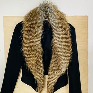 Black Cropped Blazer - Faux Fur - size M